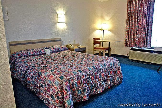 Motel 6 Huntsville - Madison Eksteriør bilde