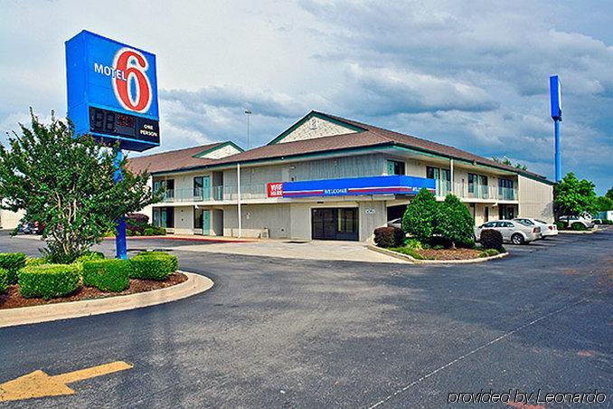 Motel 6 Huntsville - Madison Eksteriør bilde