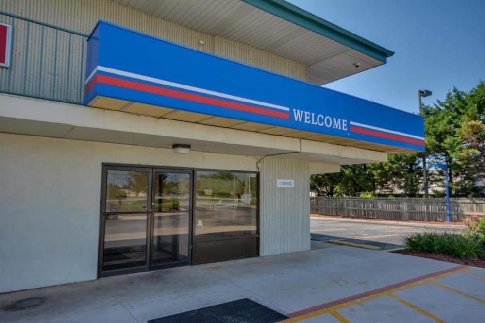 Motel 6 Huntsville - Madison Eksteriør bilde